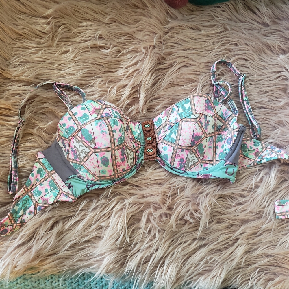 Bikini top